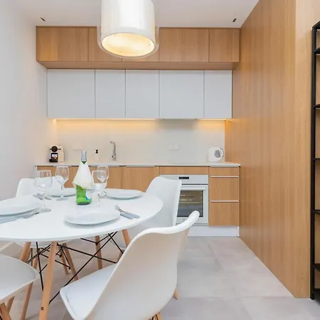 Apartahotel Mennica - Center By Renters