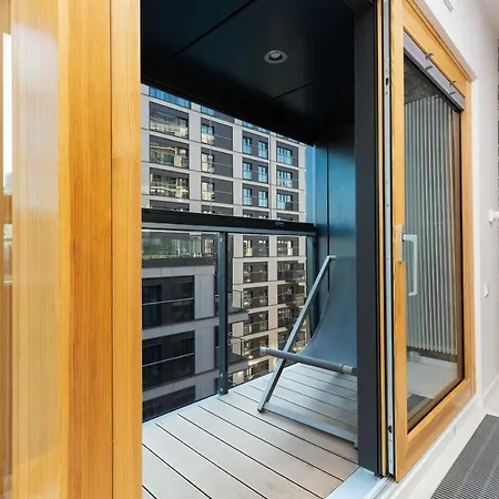 Aparthotel Mennica - Center By Renters Warschau