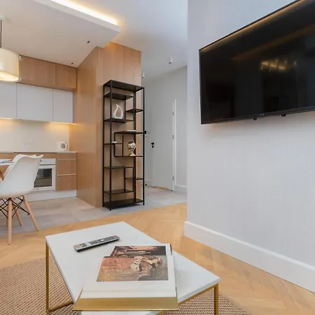 Mennica - Center By Renters Lägenhetshotell 4*