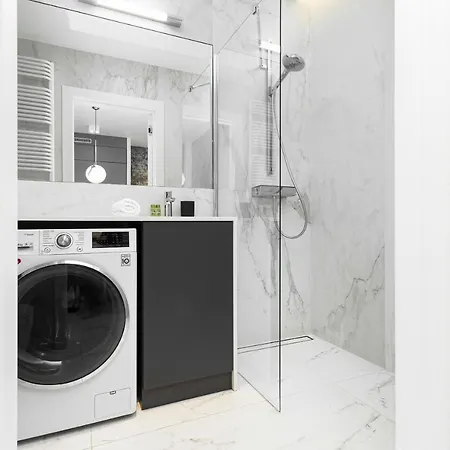 Aparthotel Mennica - Center By Renters Warsaw