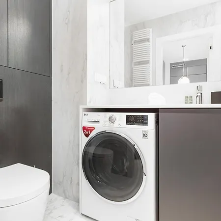 Aparthotel Mennica - Center By Renters Warsaw